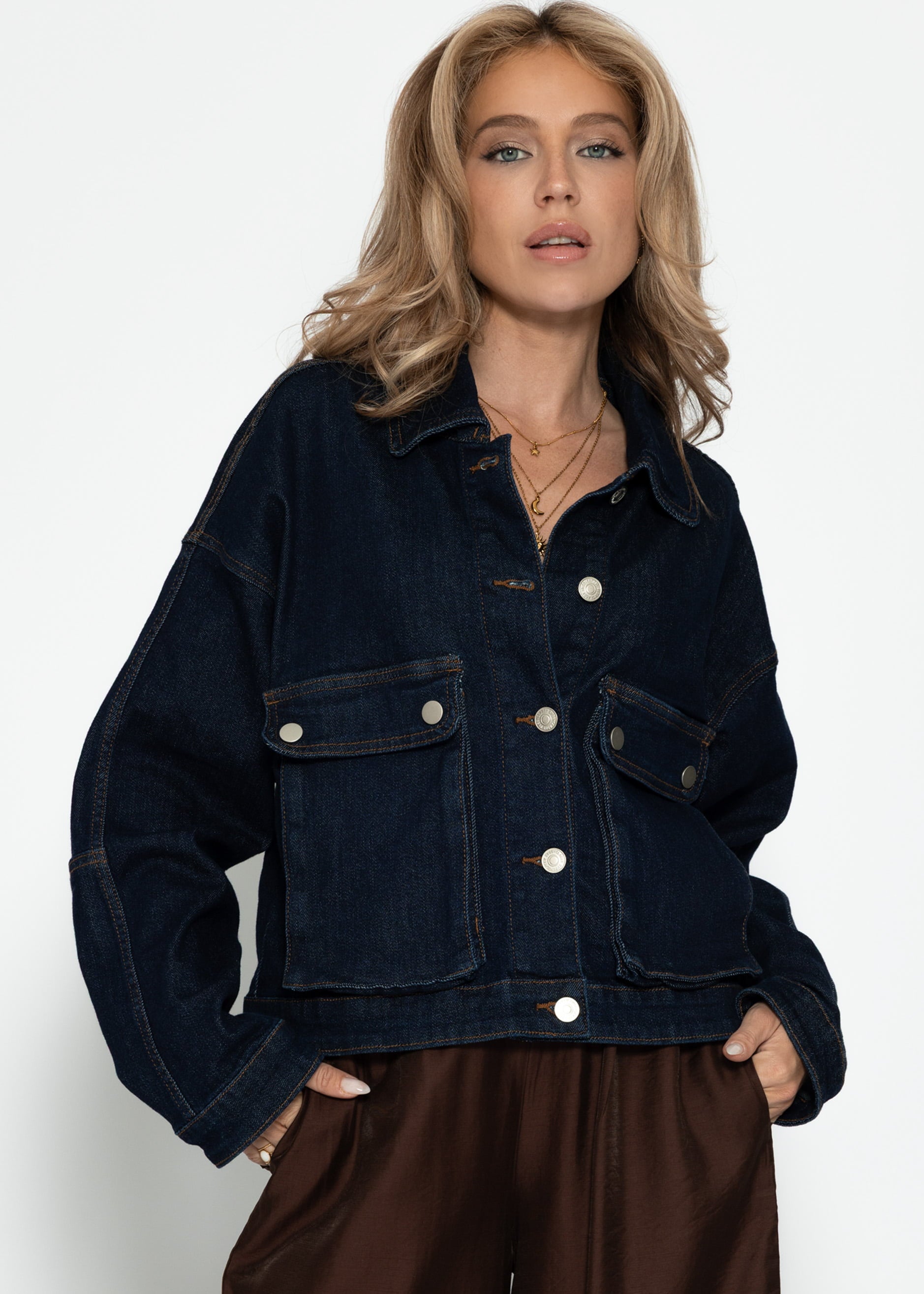 Chaqueta vaquera con bolsillos de parche - azul oscuro